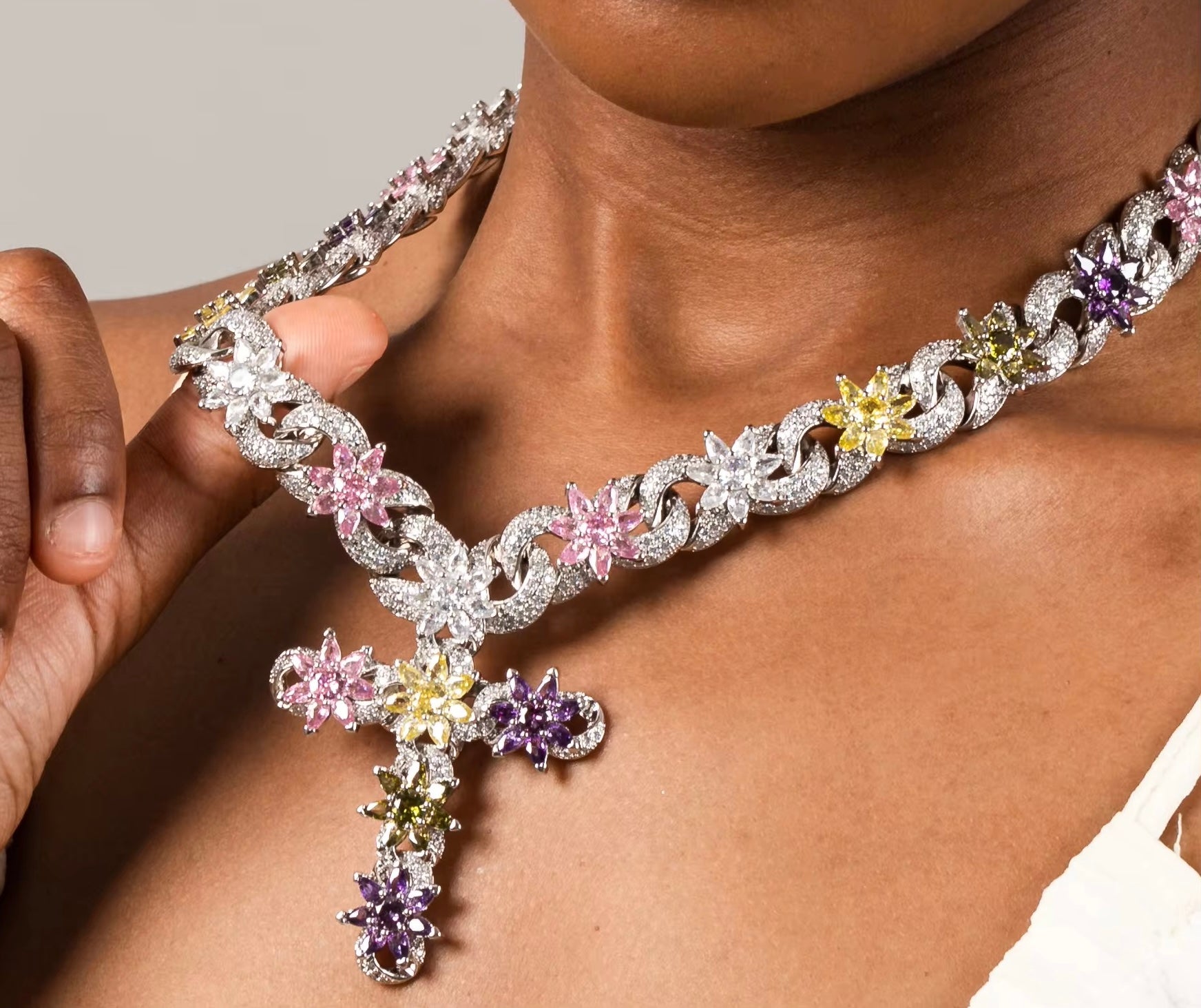 Icy Cardi Flower Necklace