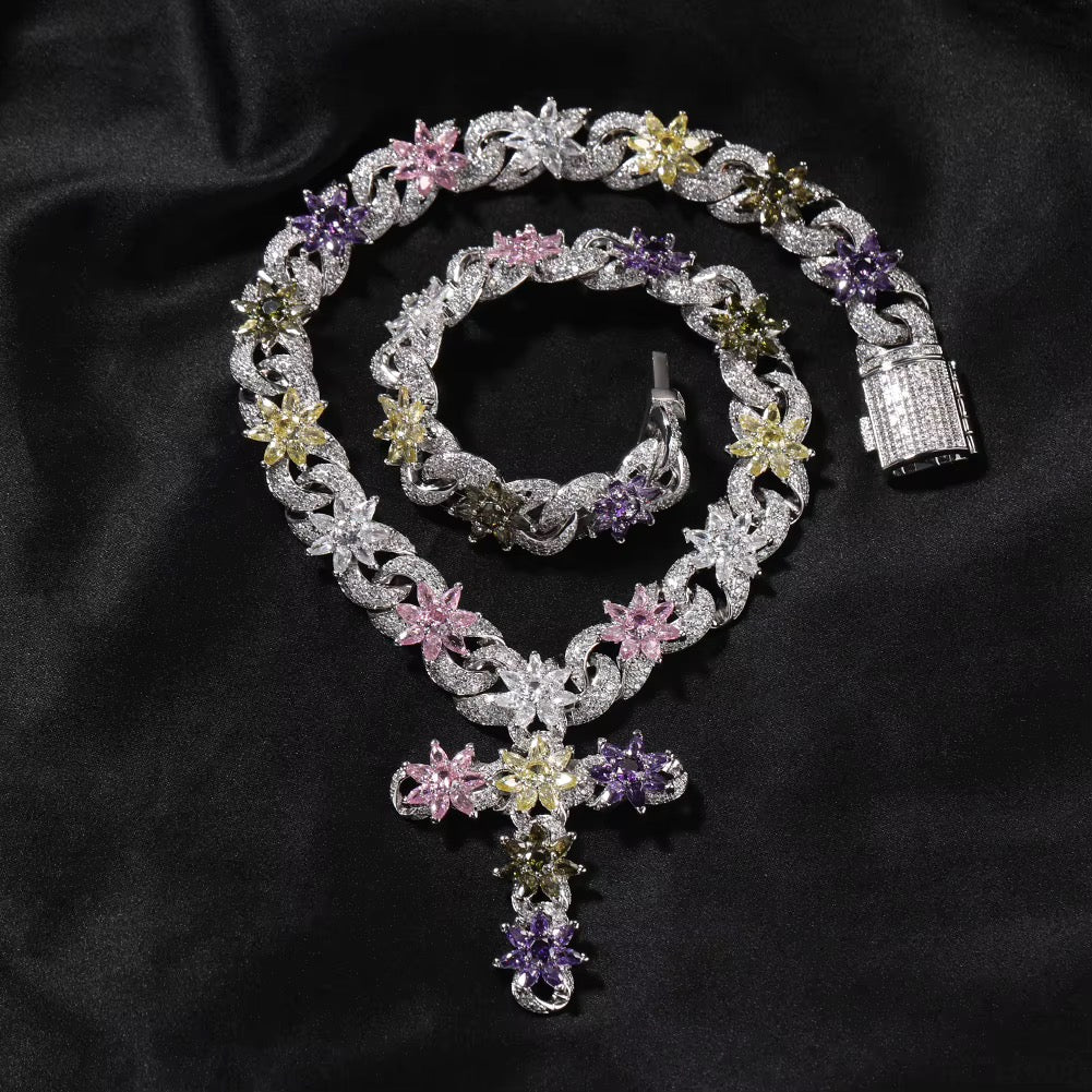 Icy Cardi Flower Necklace