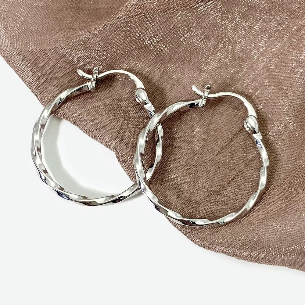 Dainty Hoops