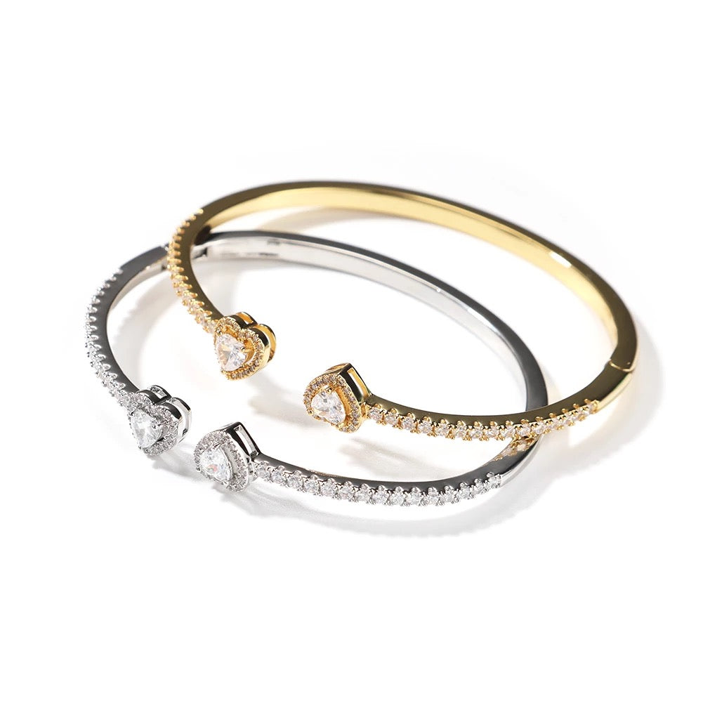 Dreamy Heart Charm Bangle