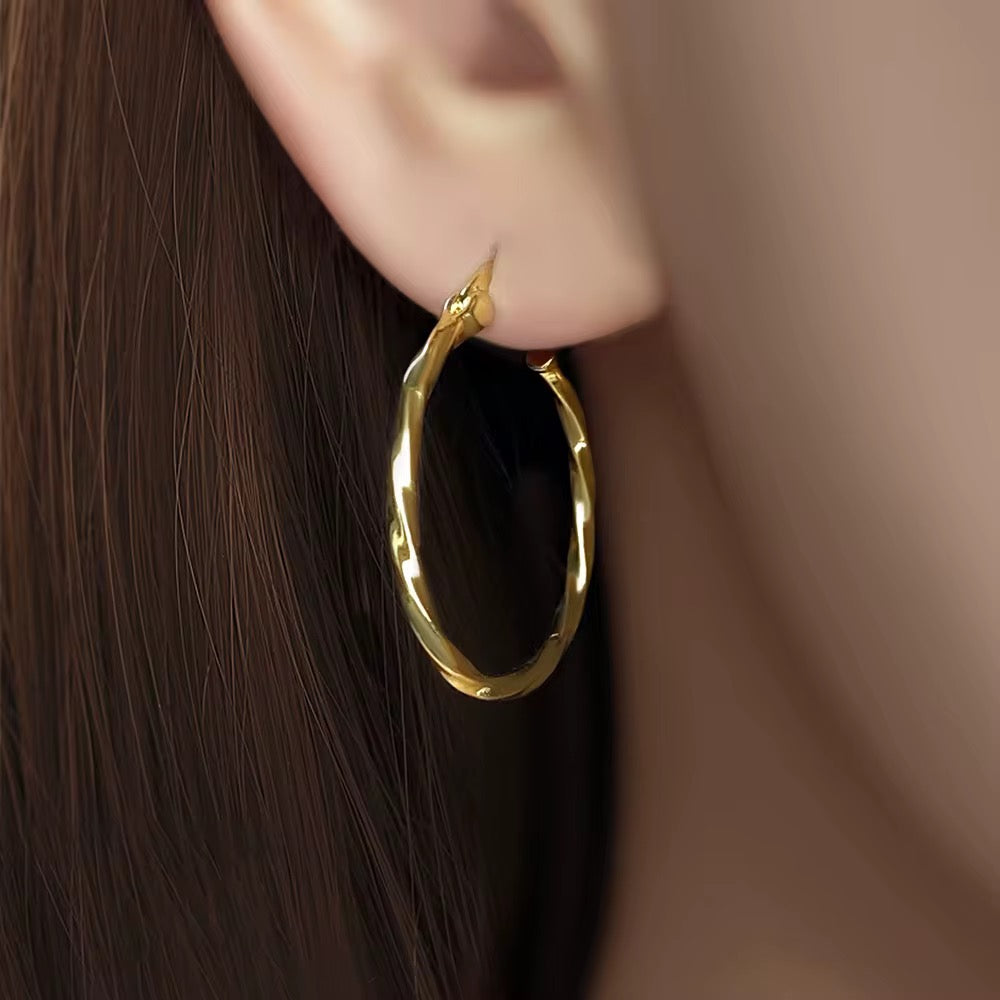 Dainty Hoops