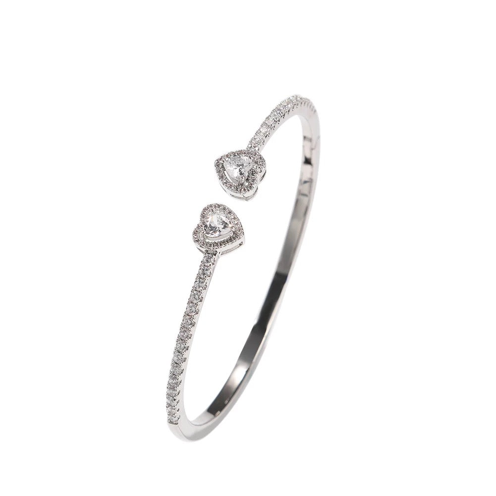 Dreamy Heart Charm Bangle